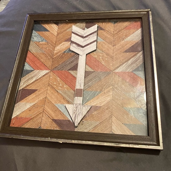 Framed Arrow colorful Decor - Picture 2 of 2